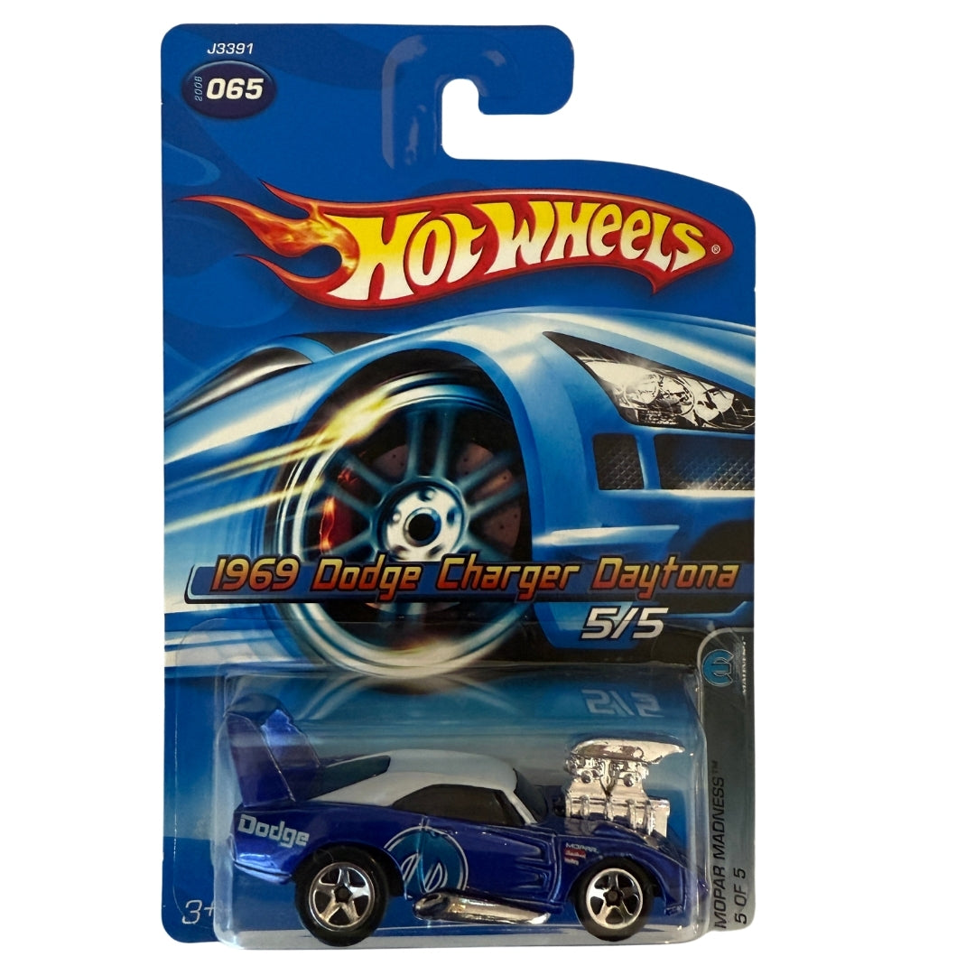 Hot Wheels 1969 Dodge Charger Daytona – 2006 Mopar Madness #065 – Blue Mopar Muscle Drag Car