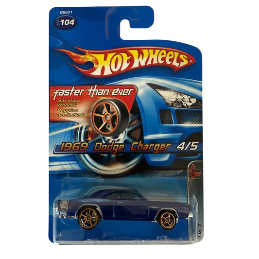 Hot Wheels 1969 Dodge Charger – 2006 Muscle Mania FTE #104 – Faster Than Ever Wheels – Ultra-Fast Collector Die-Cast