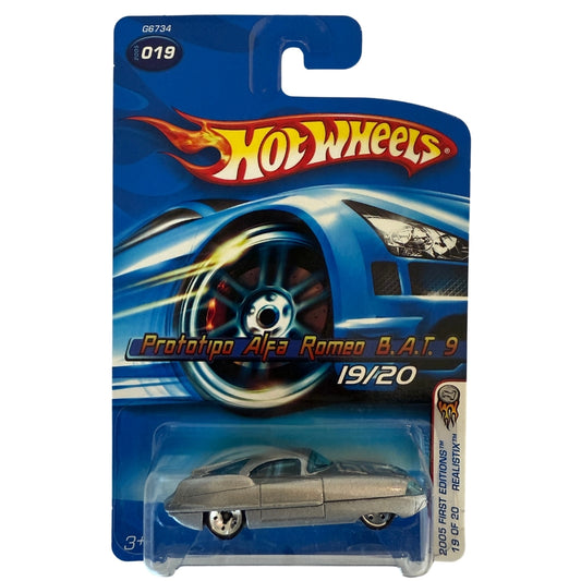 Hot Wheels Prototipo Alfa Romeo B.A.T. 9 – 2005 First Editions #019 – Silver Concept Classic – Realistix Series – Rare European Collector Find